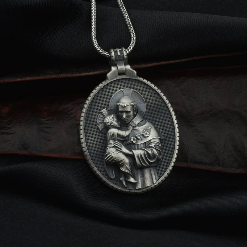 Fashion Figure Head Pendant Savior Necklace