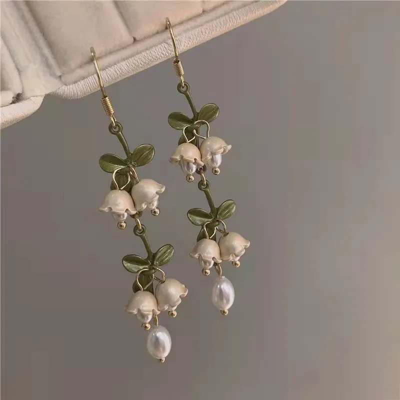 Women's Long Earrings With A Sense Of Design