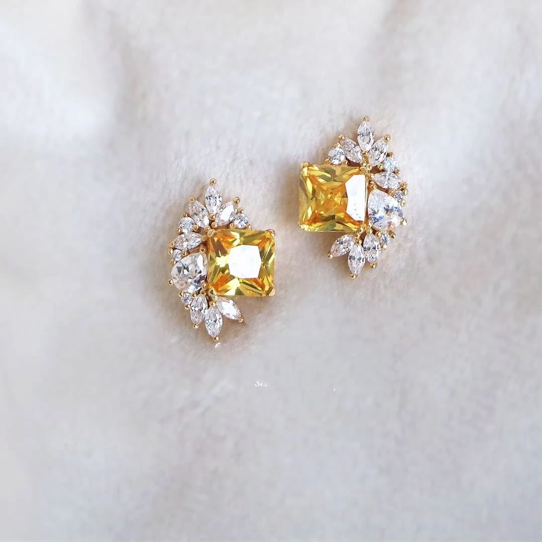 Yellow Diamond Temperament Versatile Female Earrings