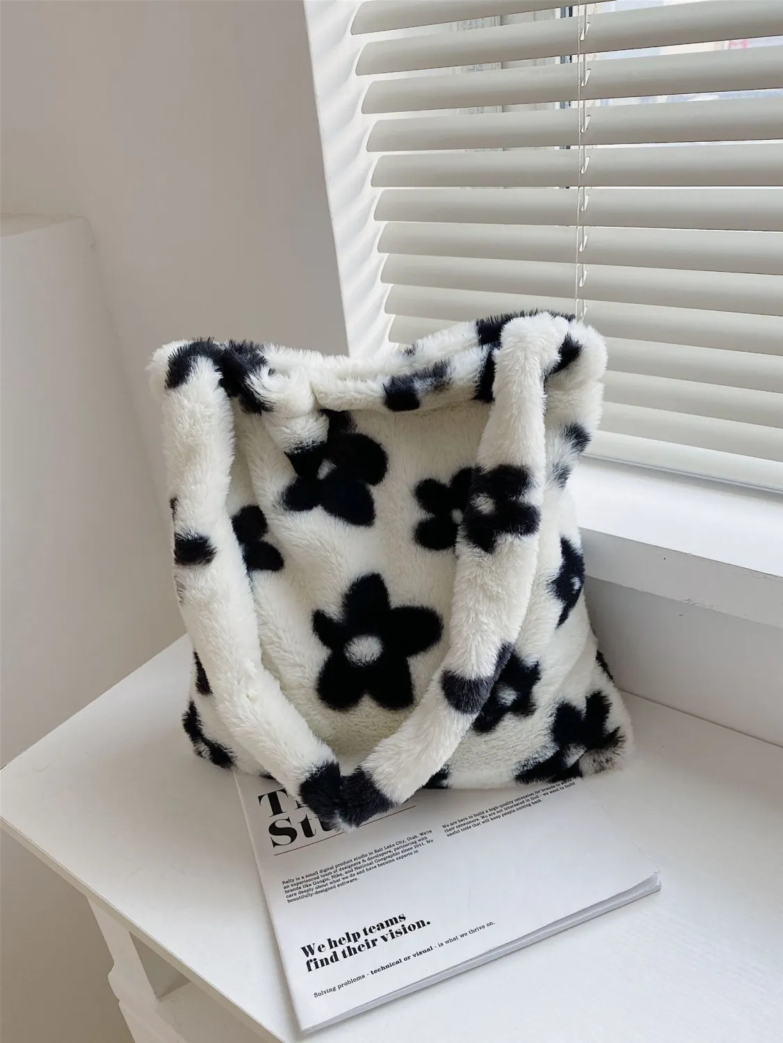Girl's Cute  Casual Plush Bag