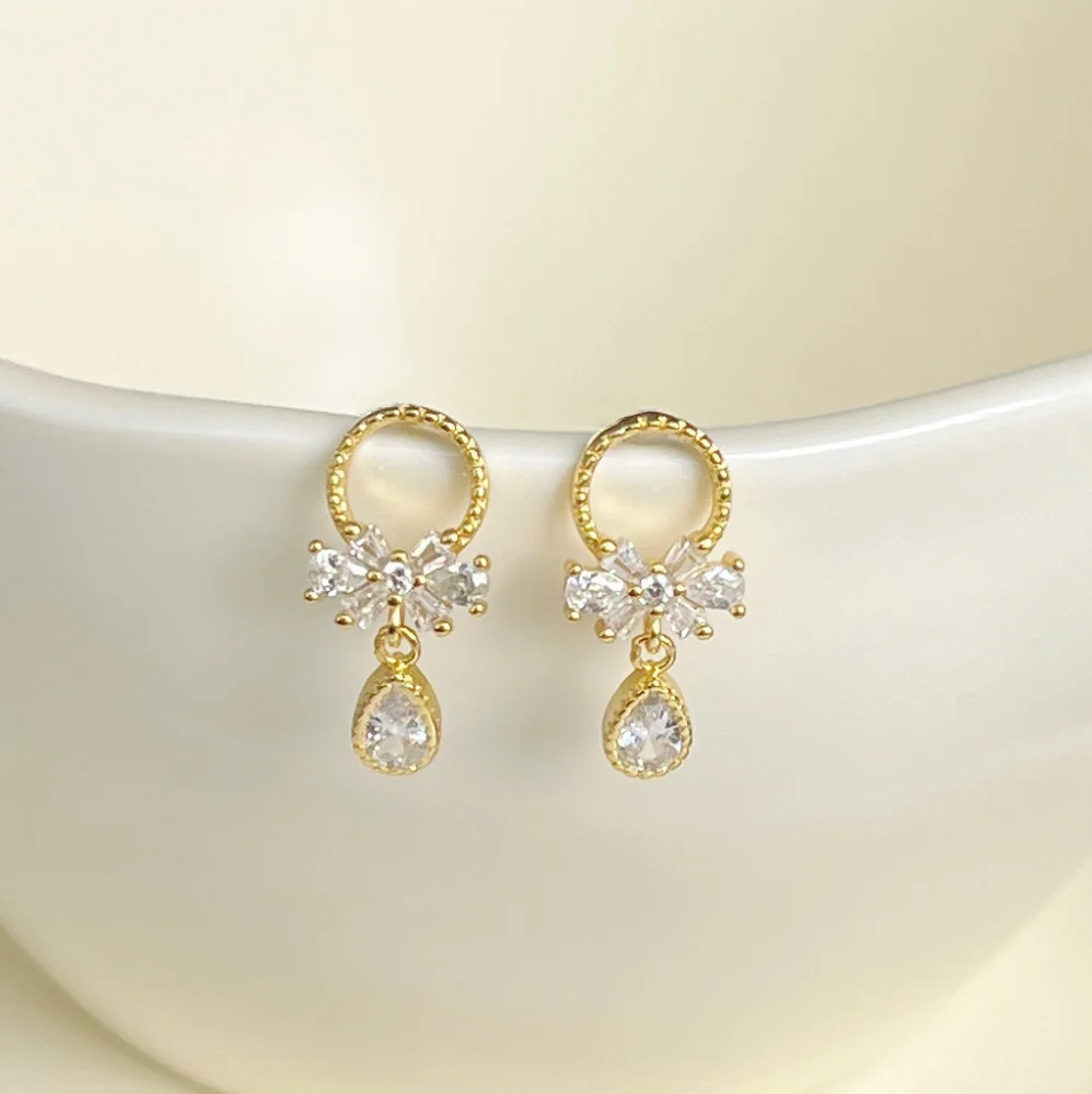 Women's Fashion Flash Diamond Earrings