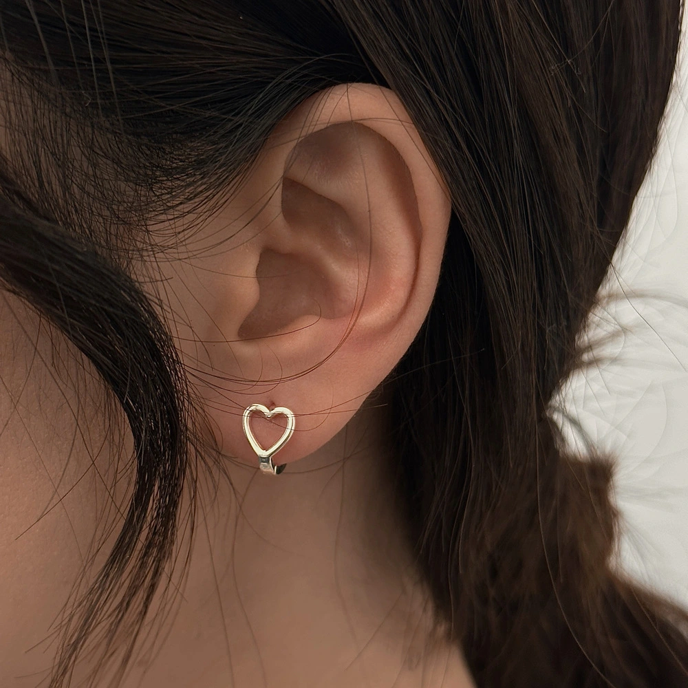 Fashionable And Minimalist Love Earrings