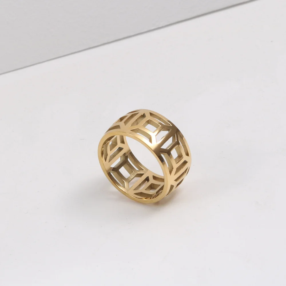 Hollow Grid Titanium Steel Gold-plated Ring