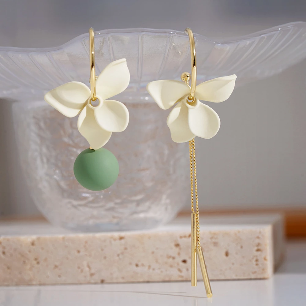 French Asymmetric White Flower Summer Fringe Earrings