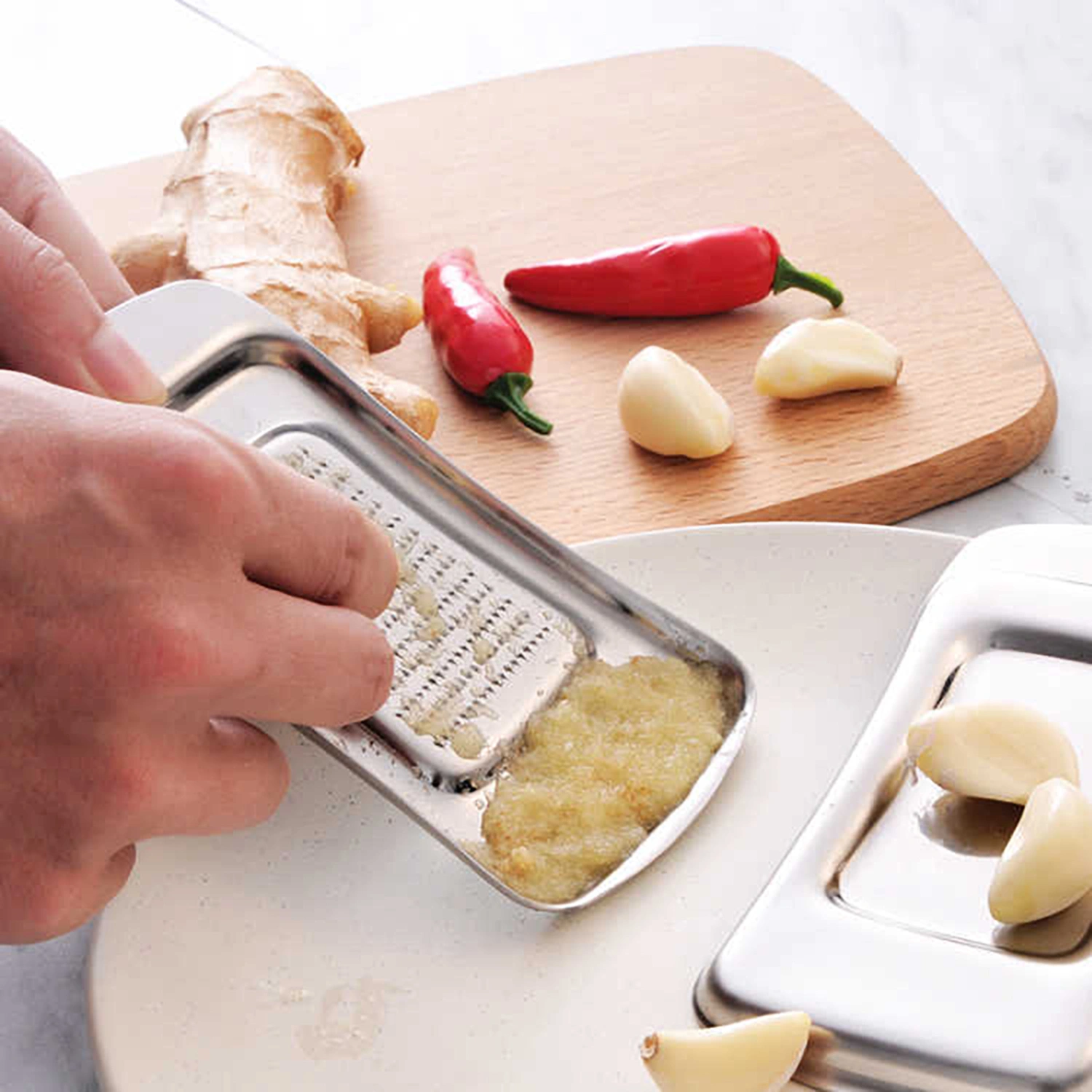 Garlic Grater Sharp Multi Holes No Odor Anti-block Anti-rust Grind Ginger Stainless Steel Non-electric Fruit Vegetable Press Mincer Kitchen Tool