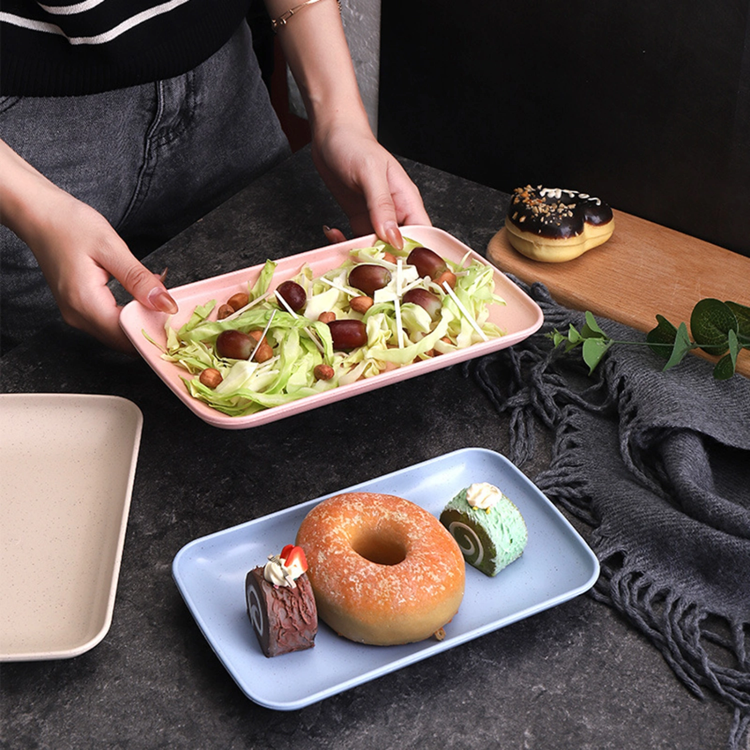 Serving Plate Food Grade Stackable Plastic Nordic Style Table Snack Serving Plate Dessert Tray Home Supplies