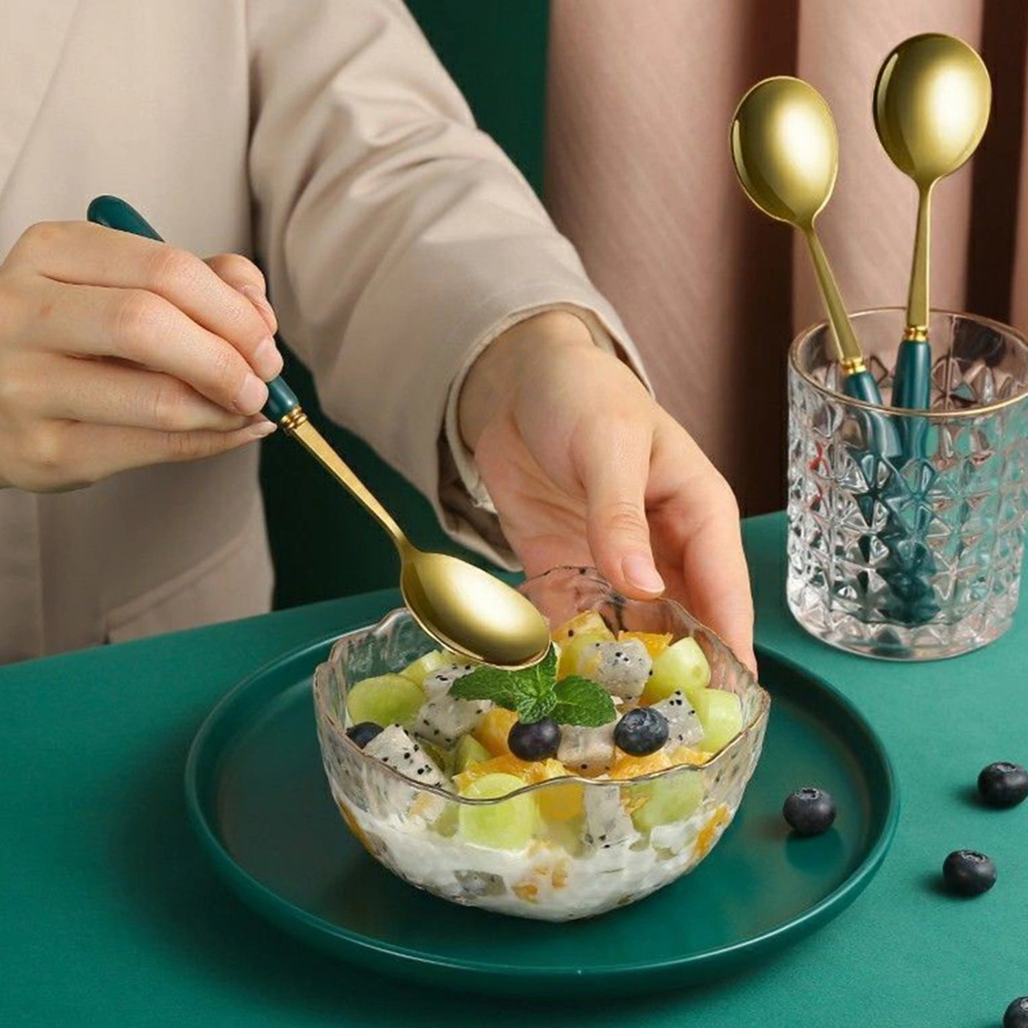 10 Pcs Soup Spoons High Temperature Resistant Long Handle Round Contrast Color Glossy Surface Dining Stainless Steel Reusable Ice Cream Dessert Spoons Kitchen Tool