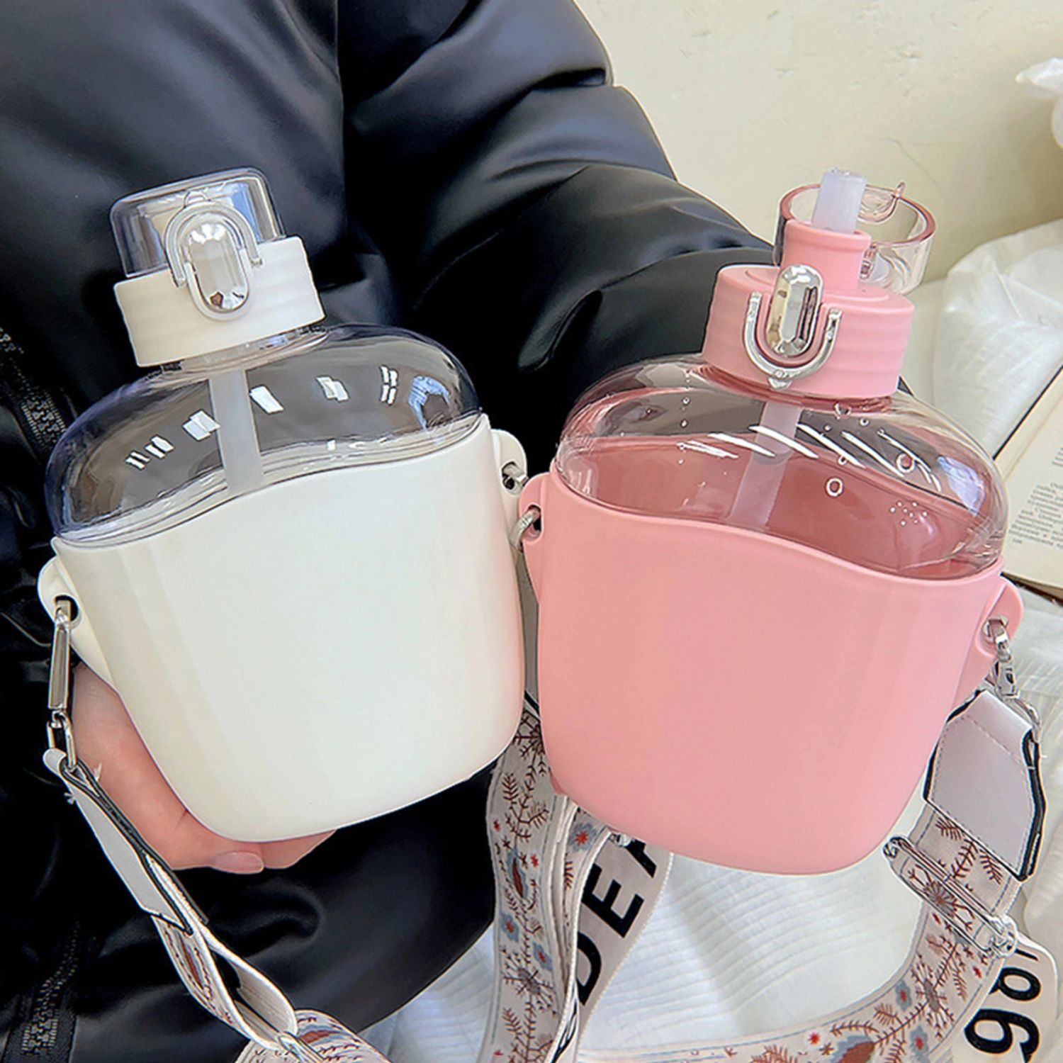 700ml Water Cup with Straw Strap Design Big Belly Plastic Kids Girls Water Cup Drinkware Sport Outdoor for Student