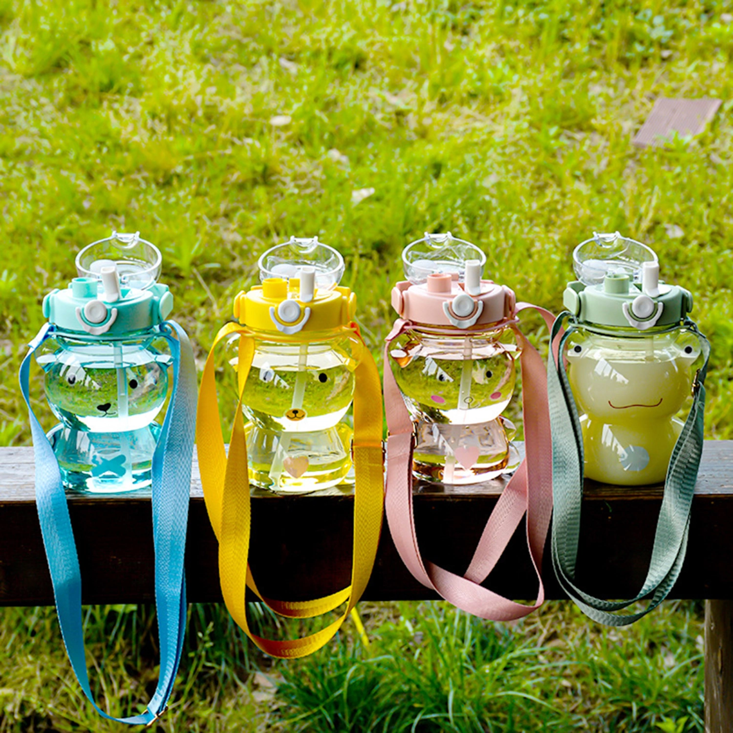 850ML Water Bottle Food Grade Large Capacity Cartoon Shape Adorable Leakproof Dust-proof Transparent Sports Straw Water Bottle with Strap for Kids