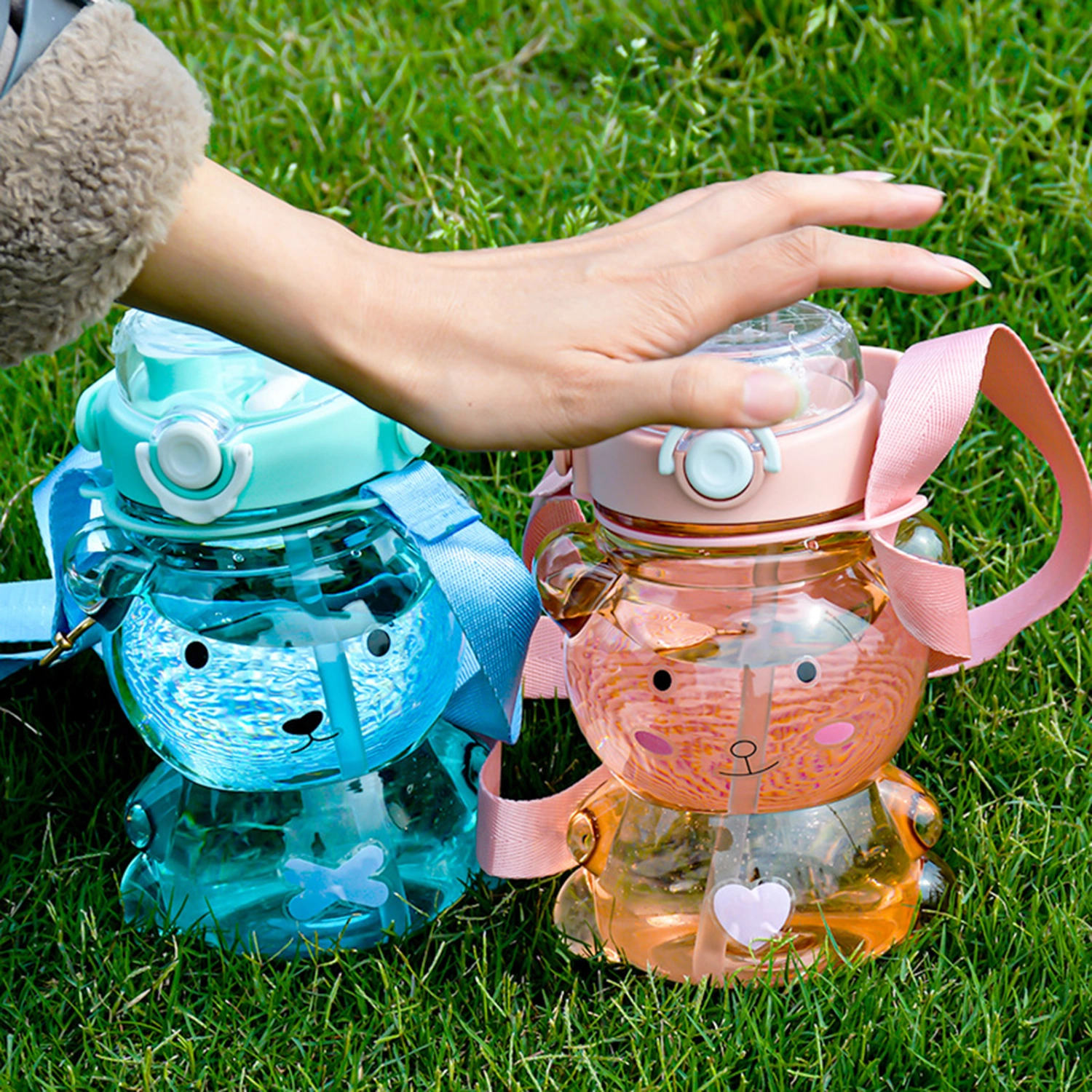 850ML Water Bottle Food Grade Large Capacity Cartoon Shape Adorable Leakproof Dust-proof Transparent Sports Straw Water Bottle with Strap for Kids