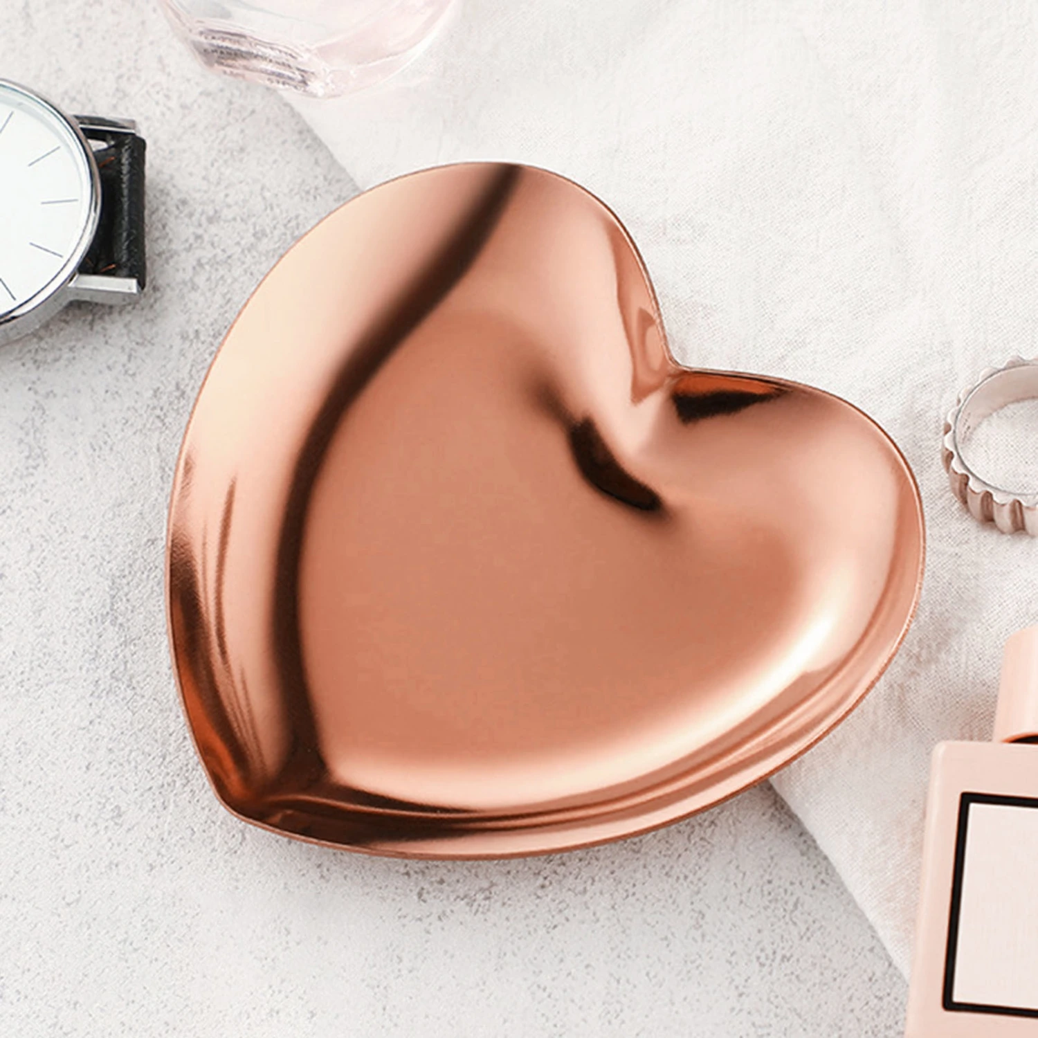Bathroom Towel Dish Stackable Heart Shape Easy to Clean Metal Texture Sturdy Storage Anti-rust Stainless Steel Storage Iron Pan Household Supplies