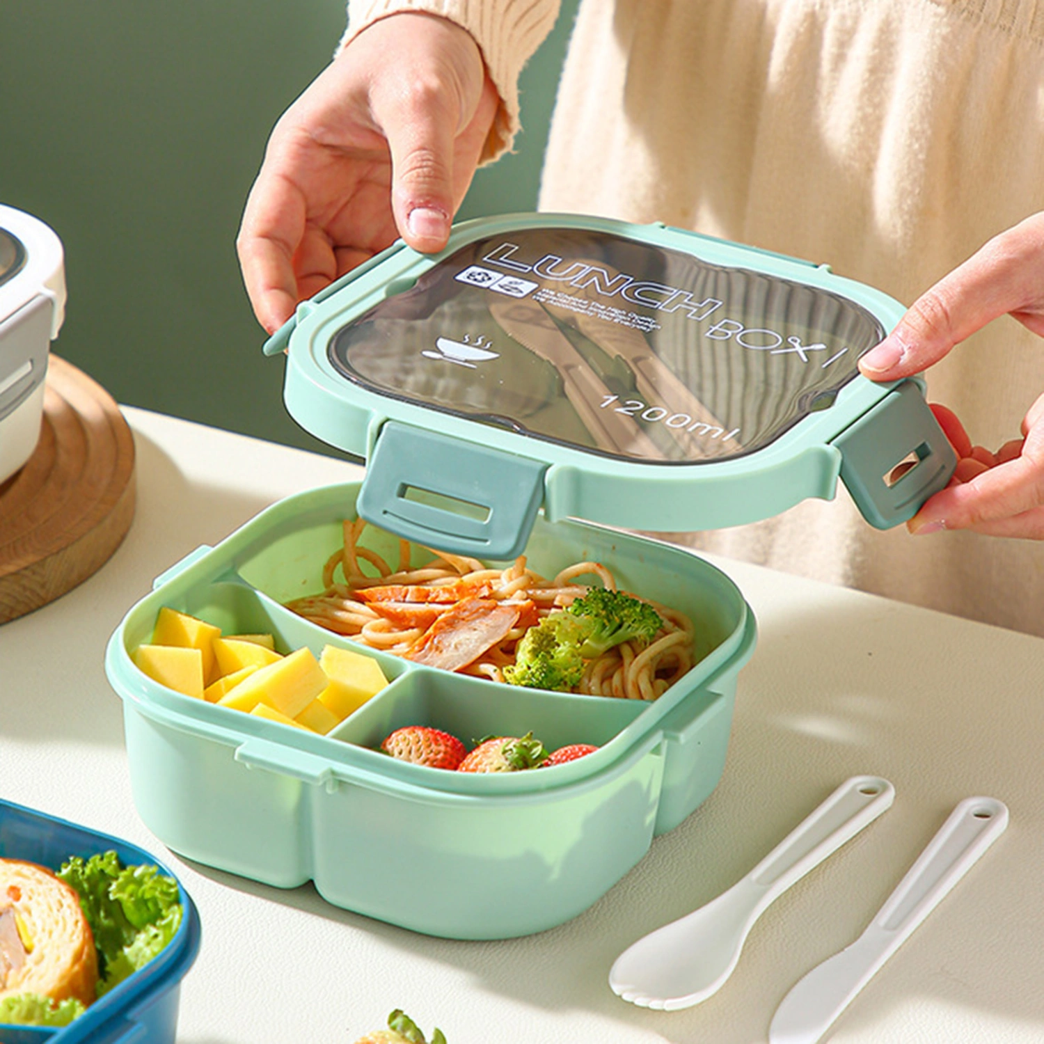 Student Bento Box Thick Material Partition High Capacity Anti-leak Three Compartments Food Storage Leakproof Micro Heated Students Bento Box for Office Lady