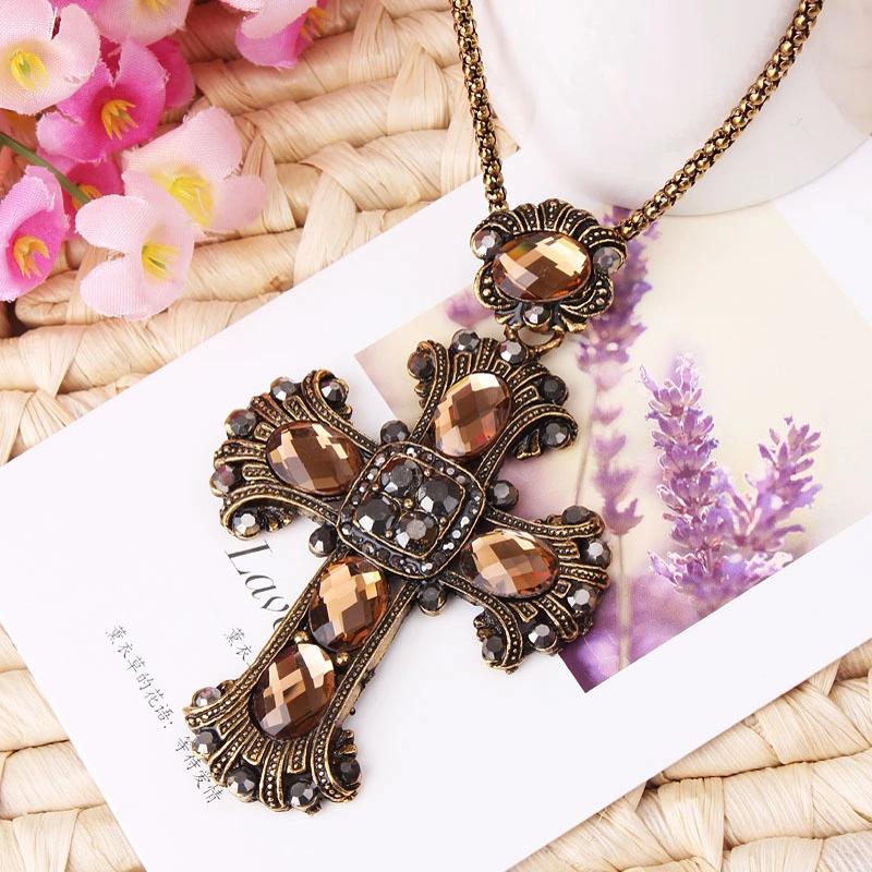 Ladies Retro Noble Cross Inlaid Gem Necklace