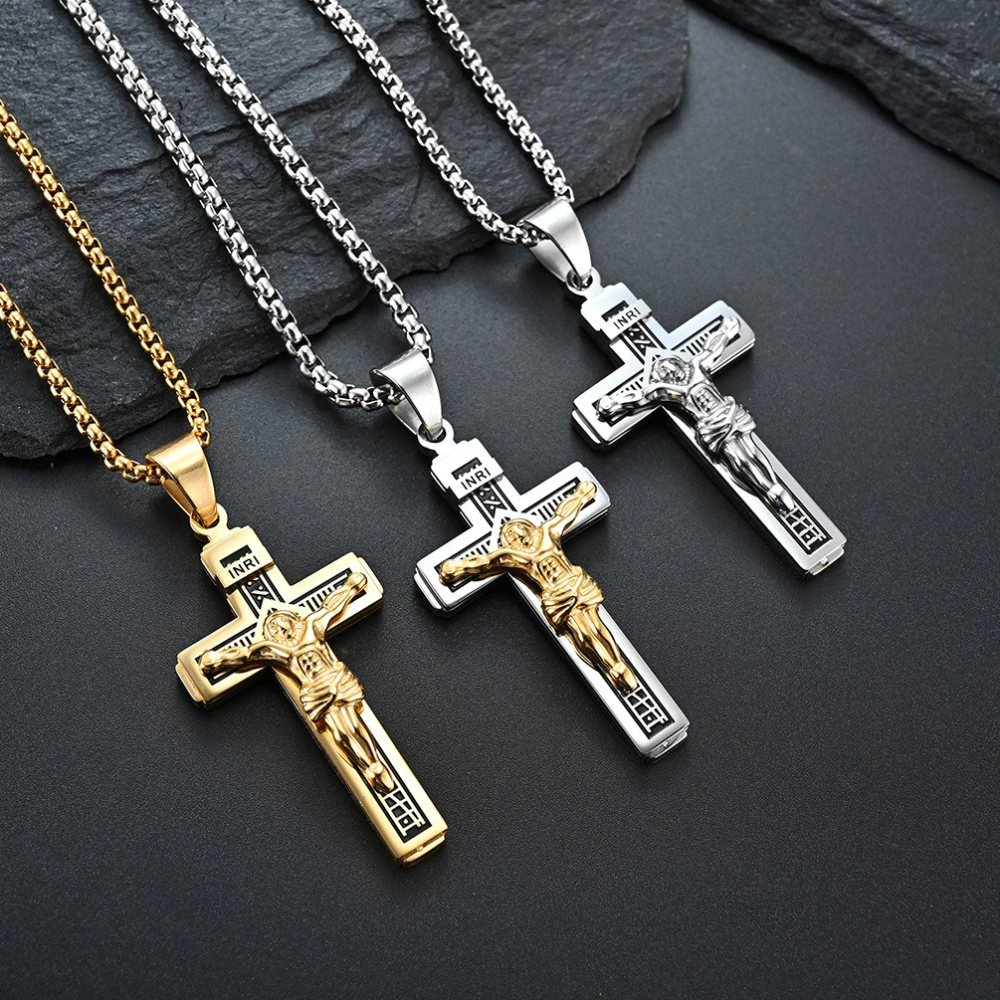 Men's Alloy Man Wearing A Cross Necklace Pendant