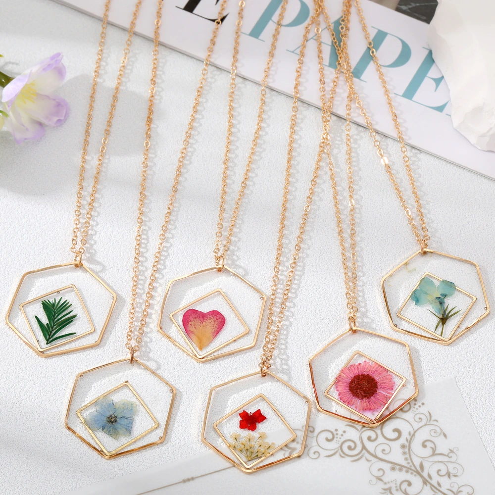 Simplified Geometric Hexagonal Dry Flower Necklace