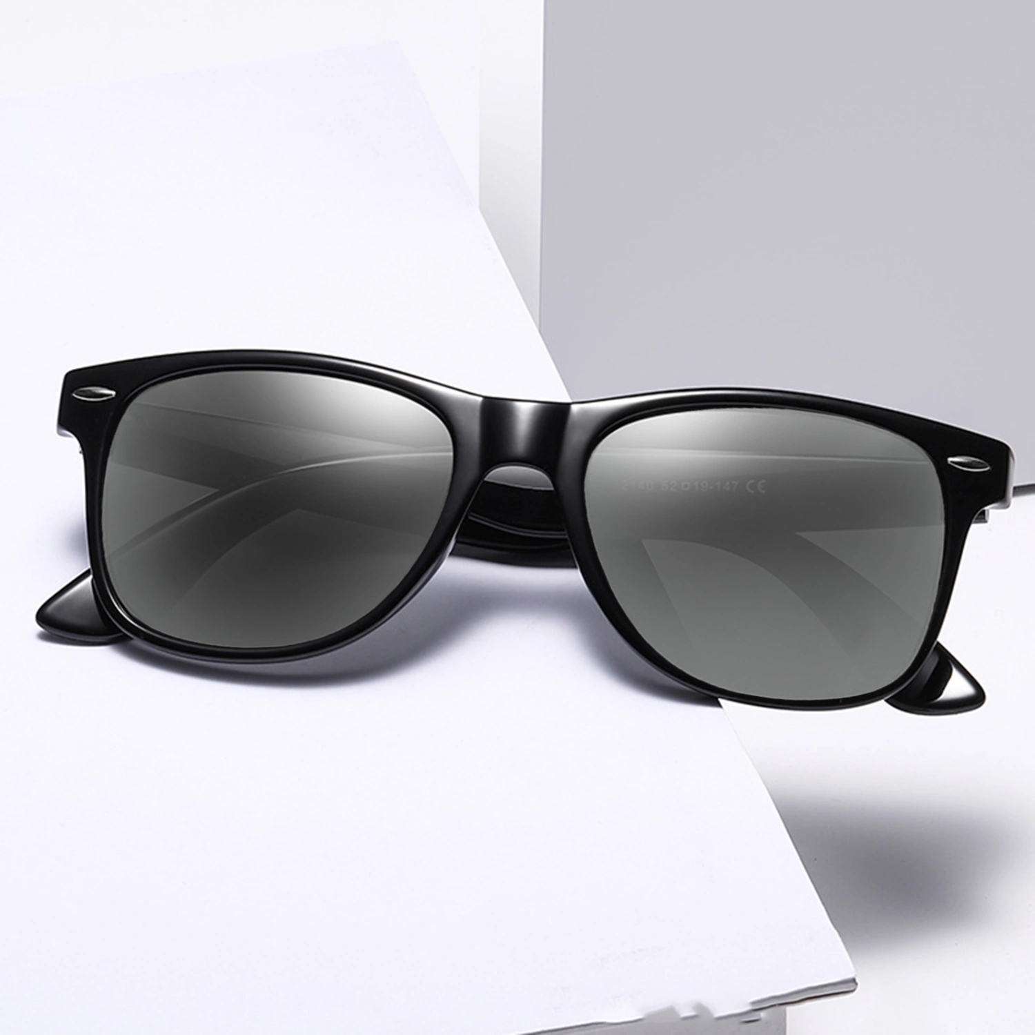 Colorful Sunglasses Well-design Anti Sun Anti UV Mirror Reflective Sunglasses for Travel