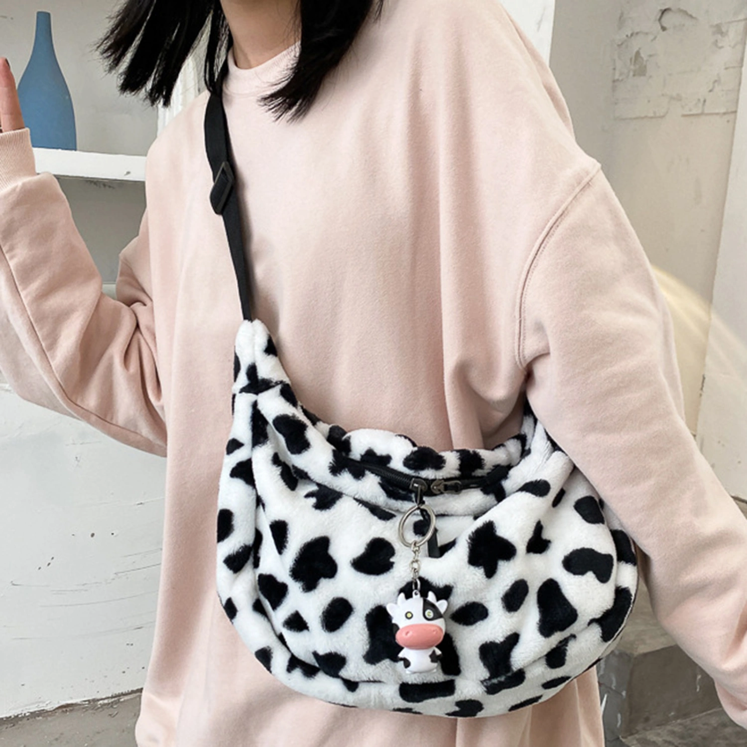Women Chic Cow Pattern Shoulde Bag Large Capacity Plush Zipper Crossbody Pouch