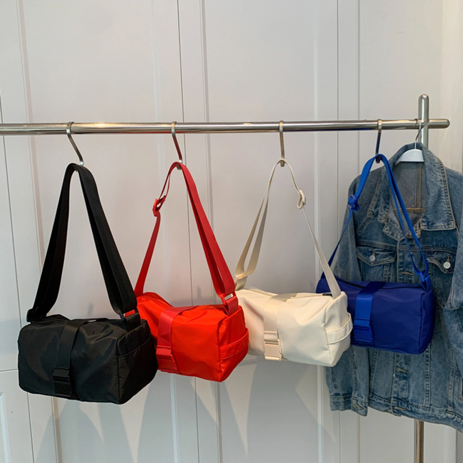 Shoulder Bag Adjustable Shoulder Strap Large Capacity Smooth Zipper Solid Color with Side Pocket Storage Oxford Cloth Women Crossbody Pouch Handbag for Daily Life
