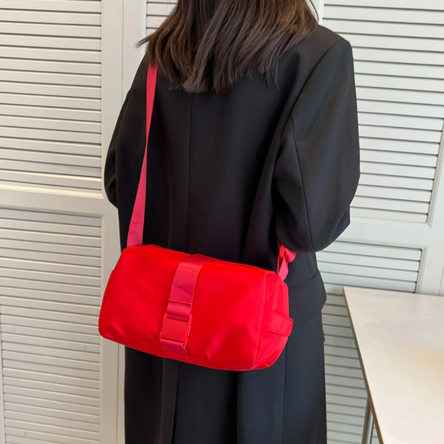 Shoulder Bag Adjustable Shoulder Strap Large Capacity Smooth Zipper Solid Color with Side Pocket Storage Oxford Cloth Women Crossbody Pouch Handbag for Daily Life