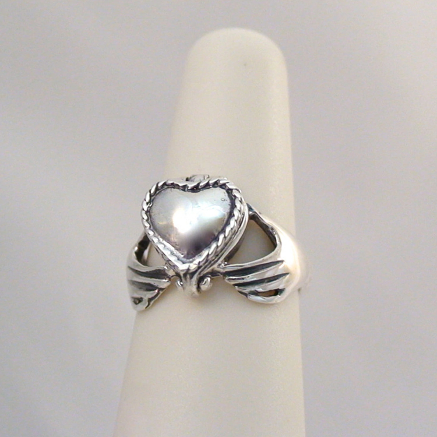 Women Ring Holding A Heart Openable Accessory Fashion Appearance Bright Luster Finger Ring for Wedding