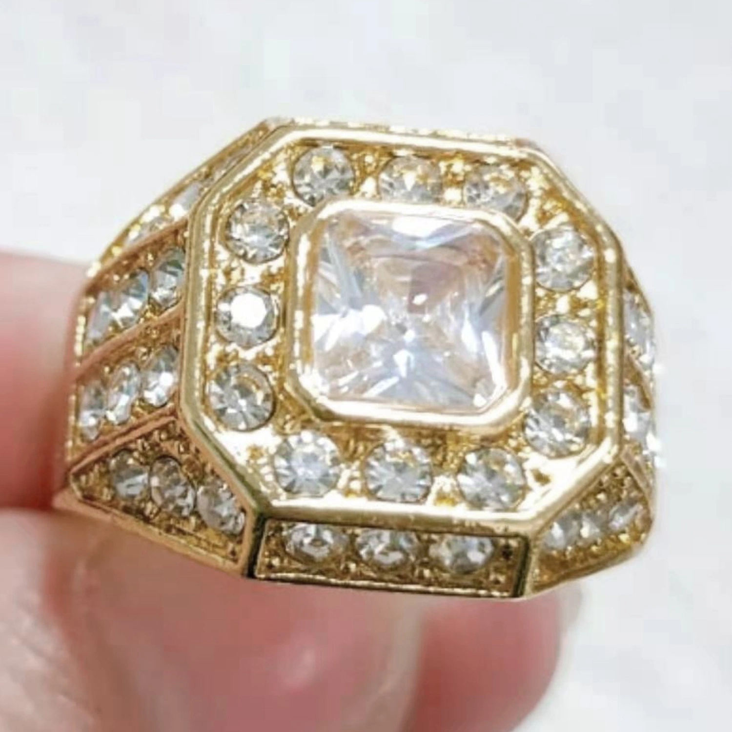 Men Ring Cubic Zirconia Hip Hop Jewelry Sparkling Fashion Appearance Wedding Band Ring for Wedding