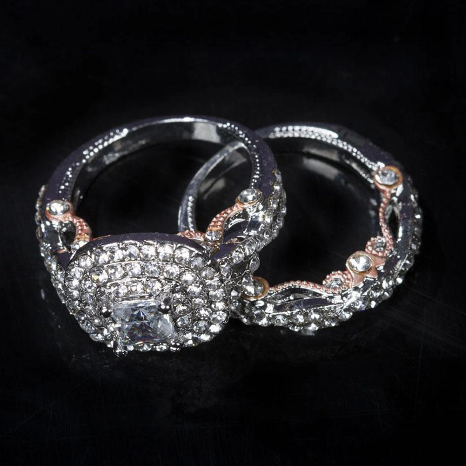 2Pcs Finger Rings Square Rhinestone Ladies Sparkling Electroplating Princess Rings for Wedding