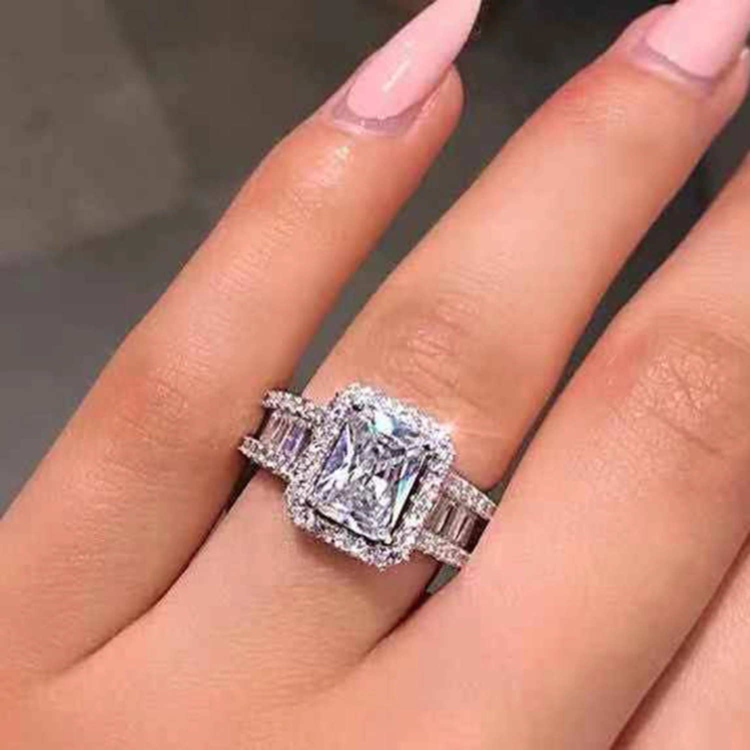 Wedding Band Shining Square Rhinestone Hypoallergenic Geometric Western Style Decorate Accessory Inlay Zircon Wide Band Ring Women Jewelry