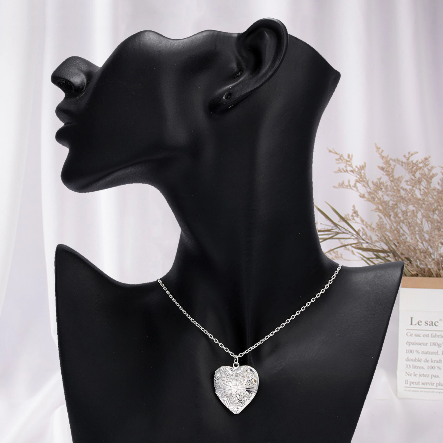 Photo Necklace Romantic Love Photo Frames Memorial Locket Necklace Women Jewelry