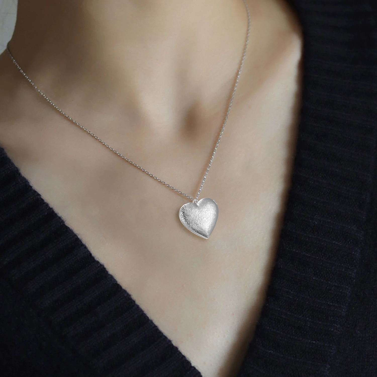 Photo Necklace Romantic Love Photo Frames Memorial Locket Necklace Women Jewelry