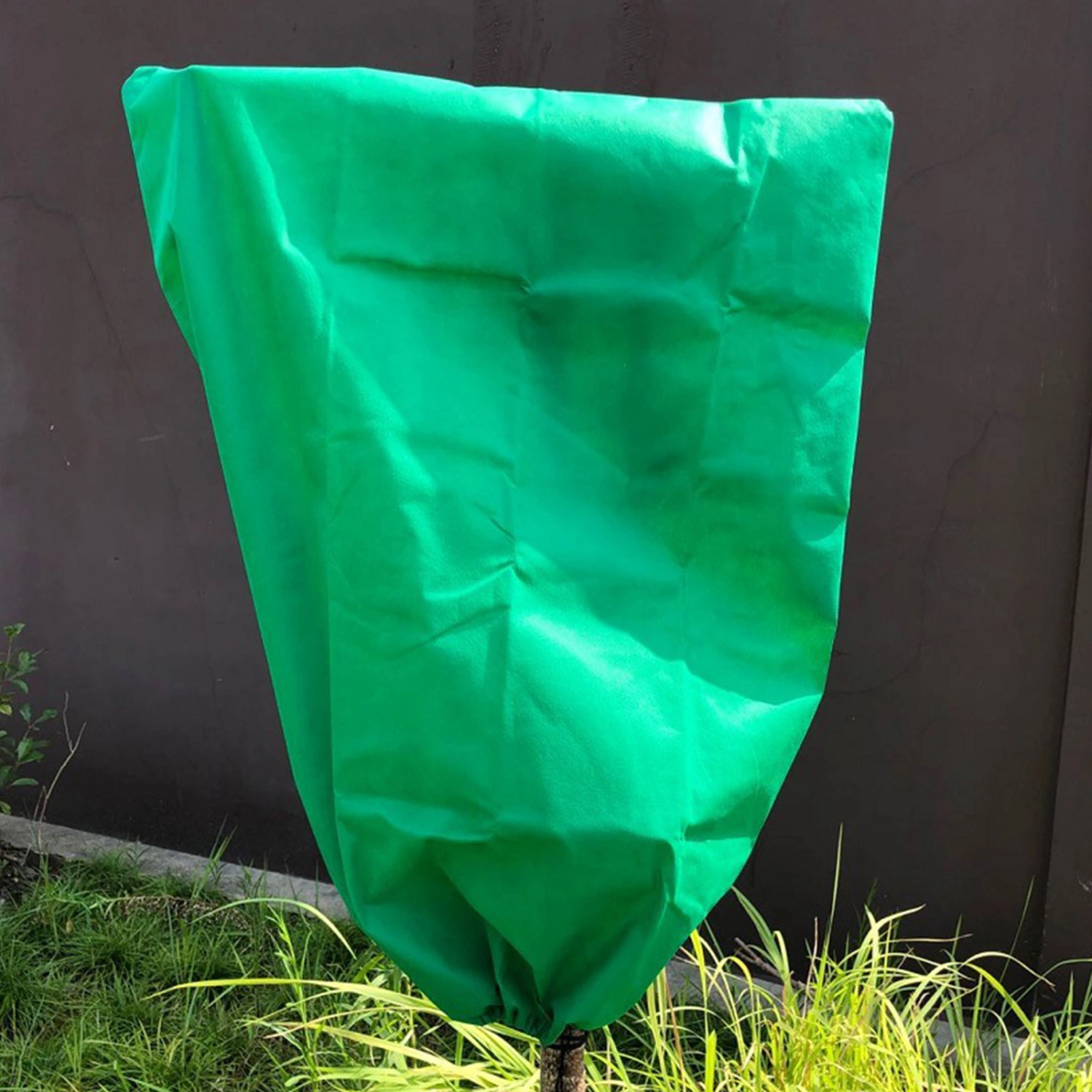 Winter Cold Protection Anti-frost Fruit Tree Shrub Plant Cover Warm Blanket