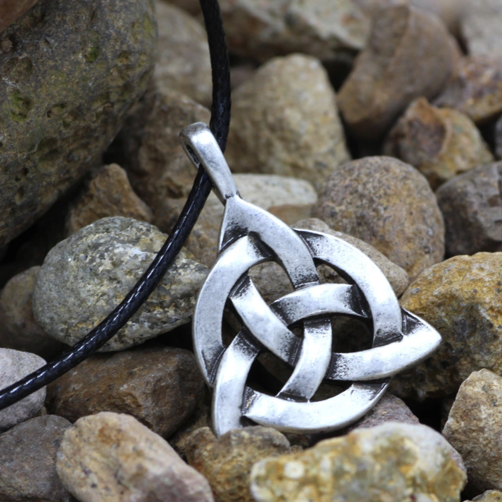 Men's Fashion Cast Irish Celtic Knot Pendant Necklace