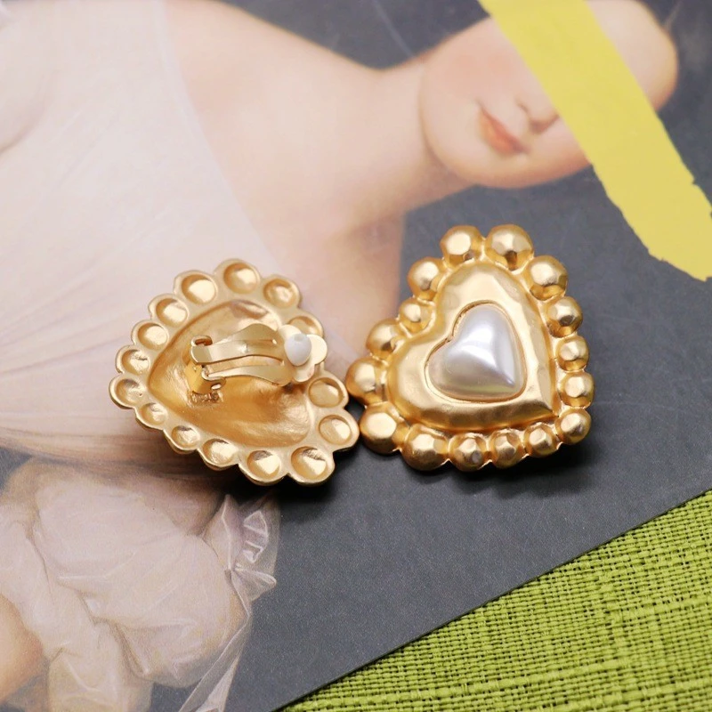 Matte Gold Heart-shaped Pin Silver Stud Earrings Ear Clip