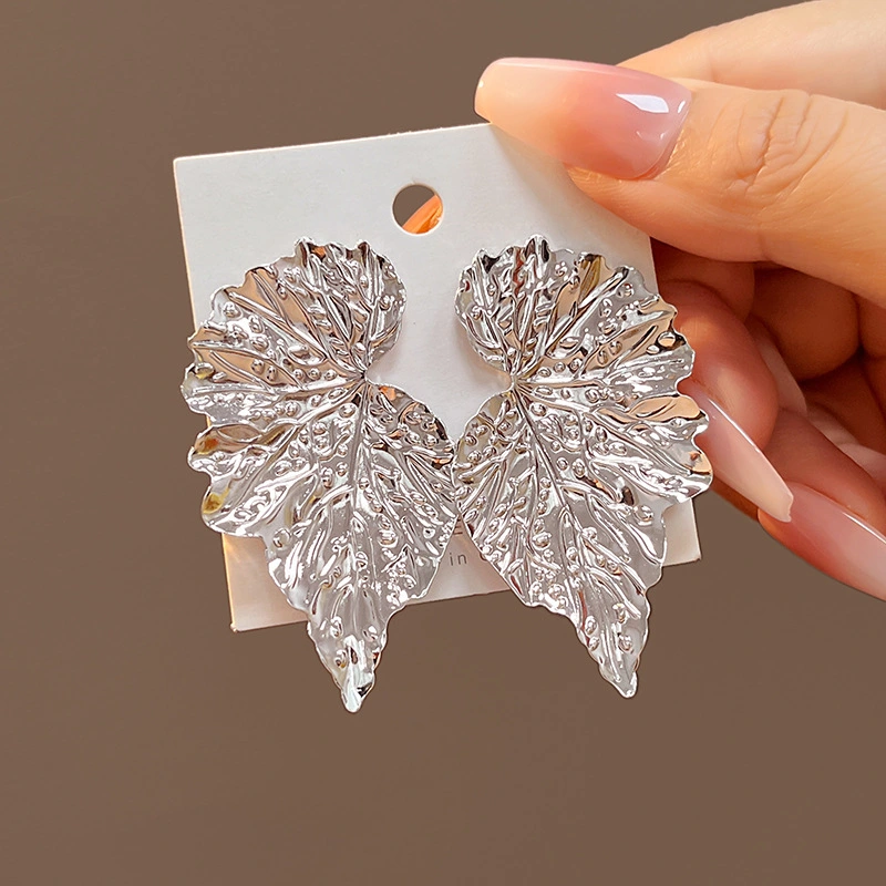 Trendy Pleated Three-dimensional Leaf Earrings