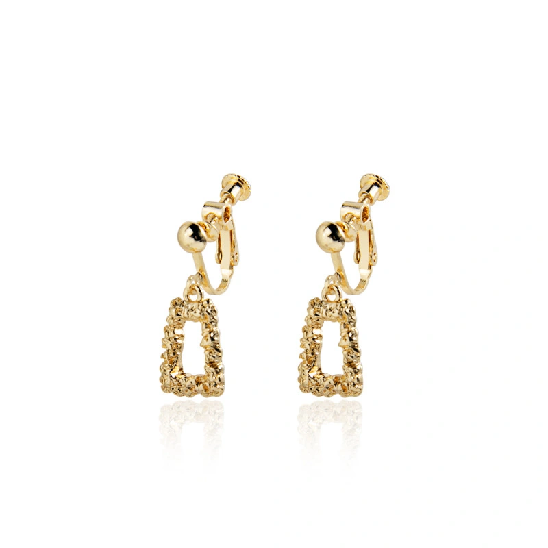 Simple Temperament Baroque Metal Pierced Earrings
