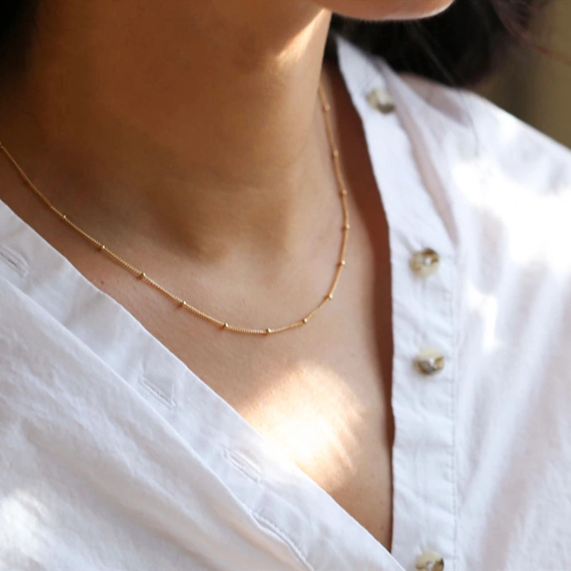 Simple Design Lady Golden Short Type Necklace Jewelry