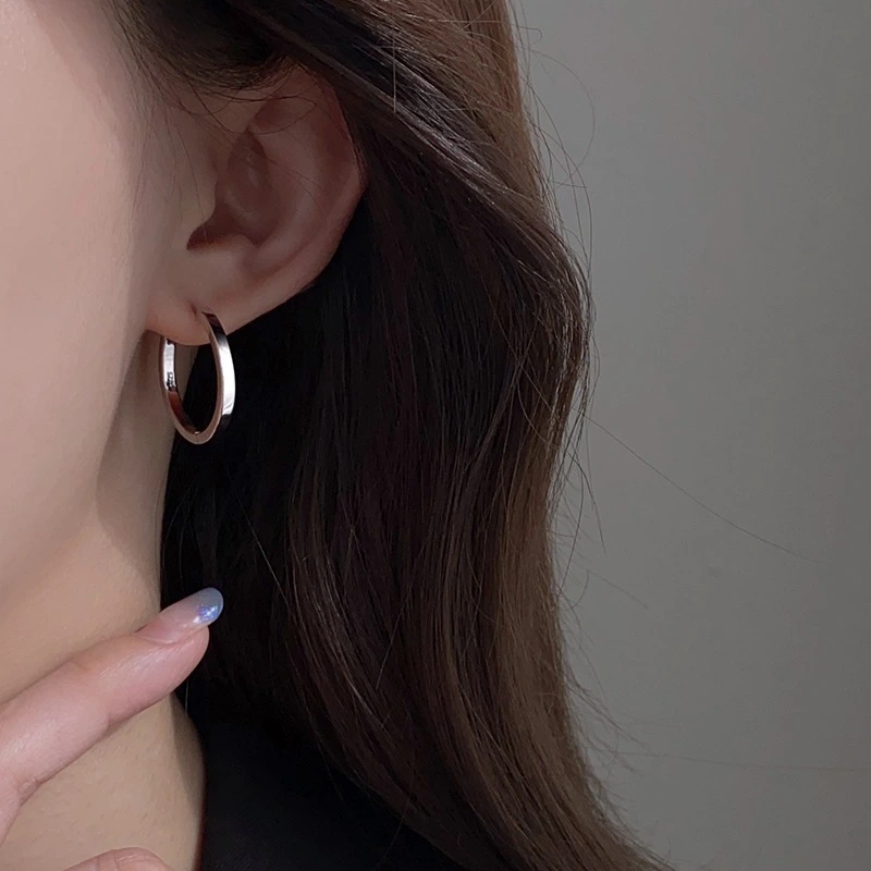 Women's Fashion Simple Beautiful Circle Earrings