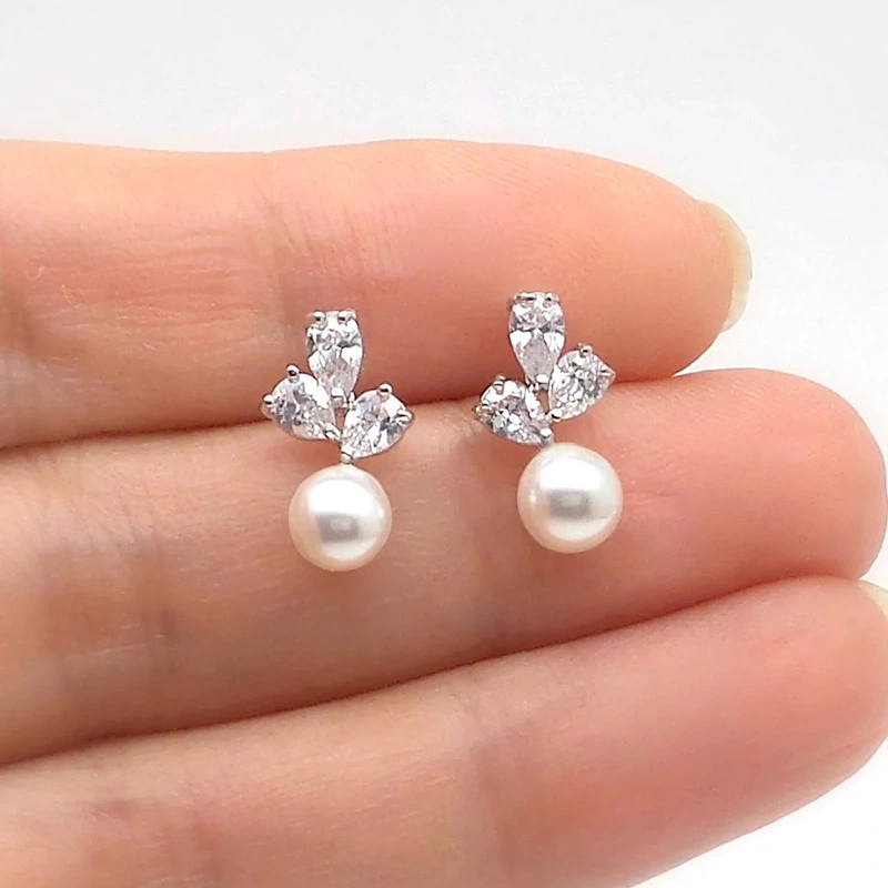 Fashion All-match Maple Leaf Faux Pearl Stud Earrings