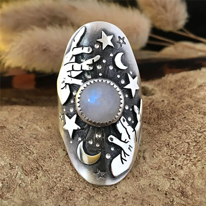 Men's And Women's Fashion Retro Moonstone Ring