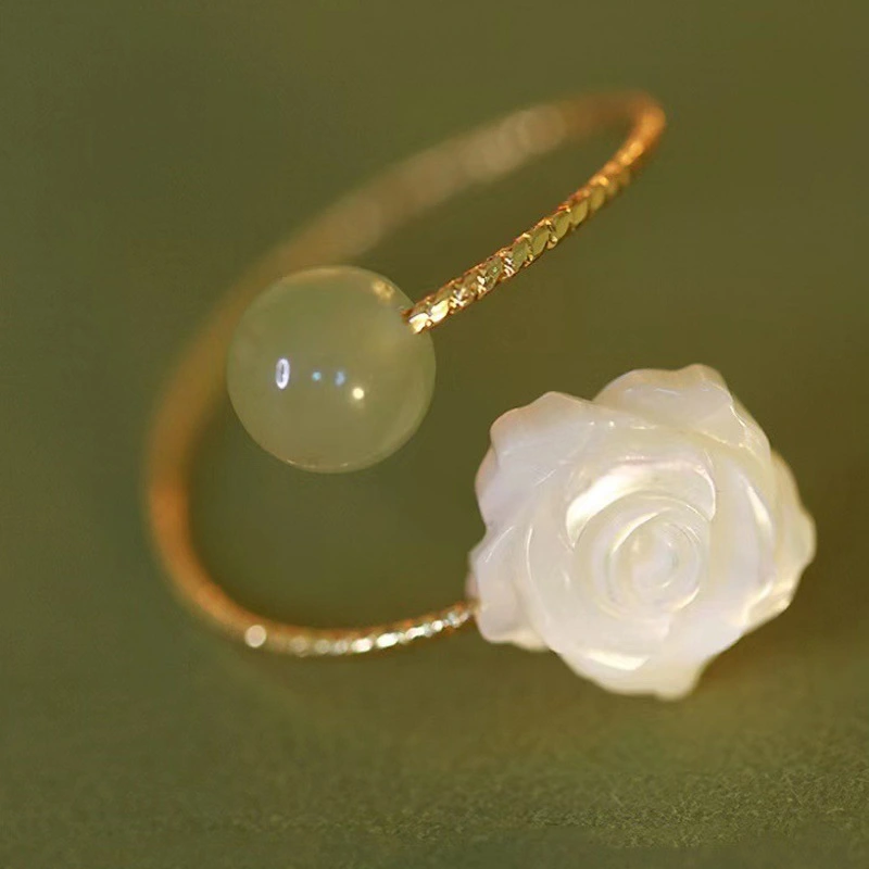 Female Niche Design White Rose Index Finger Ring