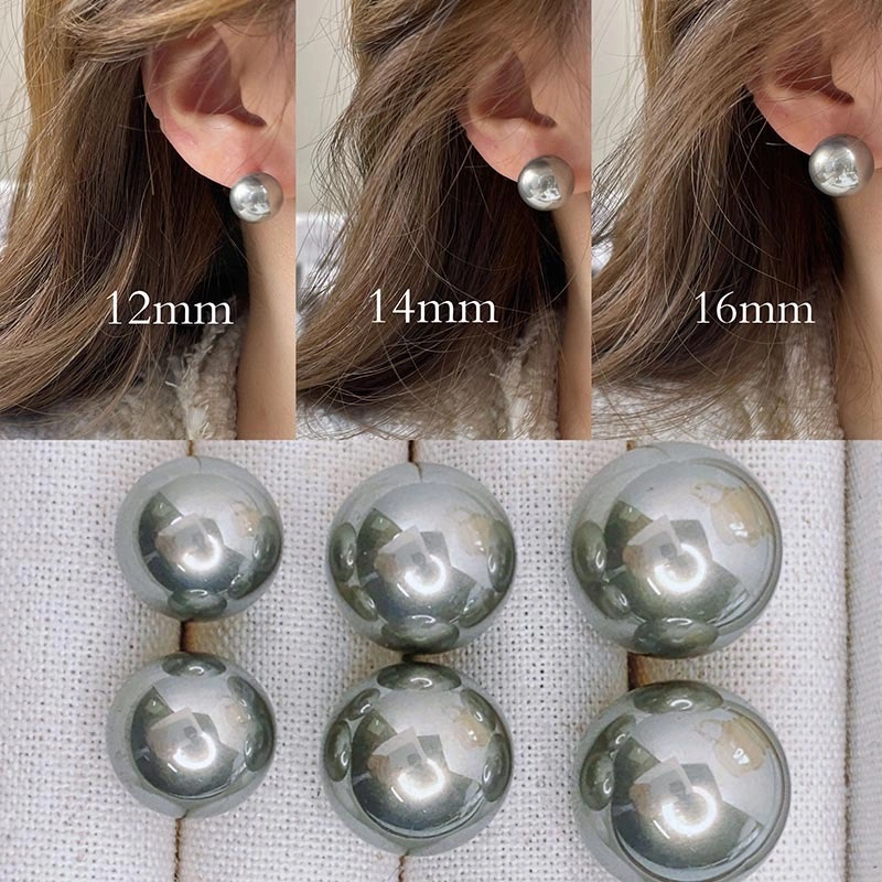 Tahiti Gray Pearl Ear Nail