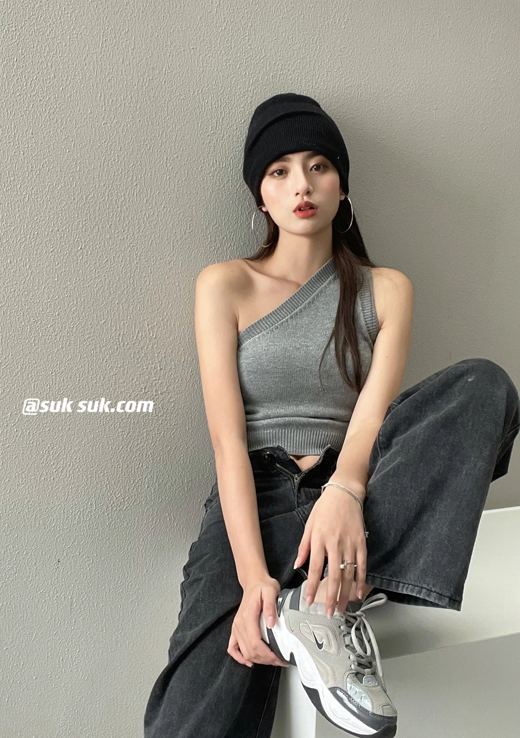 Women's Short Tops Solid Color Irregular One-shoulder Knitted Navel Slim Fit Versatile Knitted Tops