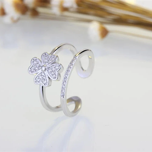 Four-Leaf Flower Grass Ring Female Diamond Ring