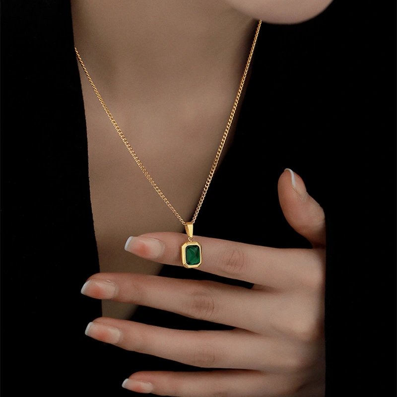 Simple Emerald Pendant Necklace Female Clavicle Chain