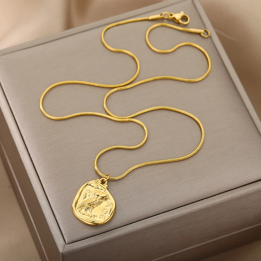 Owl Statue Luxurious Style Gold Necklace