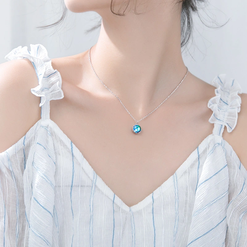 Women's Fashion Blue Gradient Round Clavicle Chain