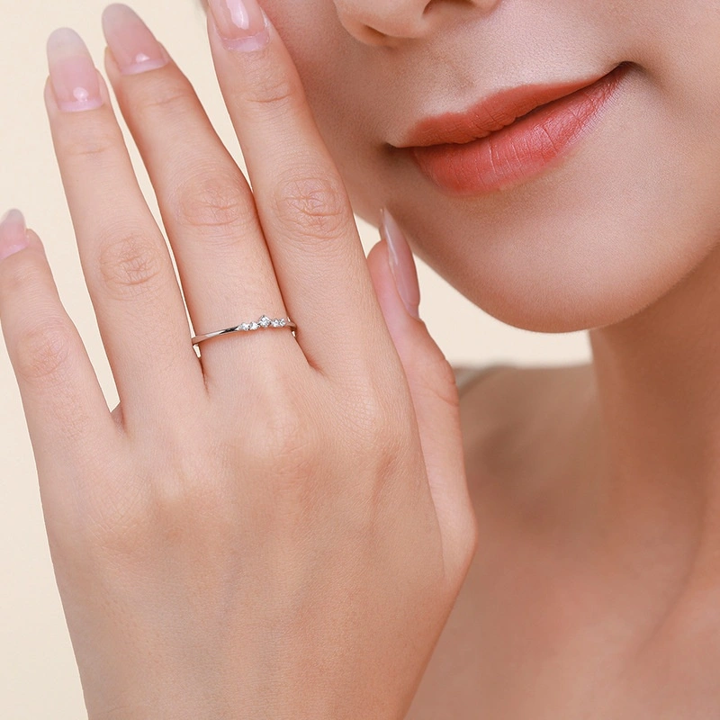 Female Refined And Simple Micro Rhinestone Ring Special-interest Design Closed Mouth