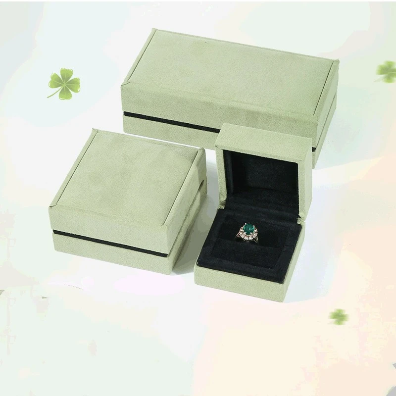 Grass Green Flannel Ring Bracelet Ornament Gift Box