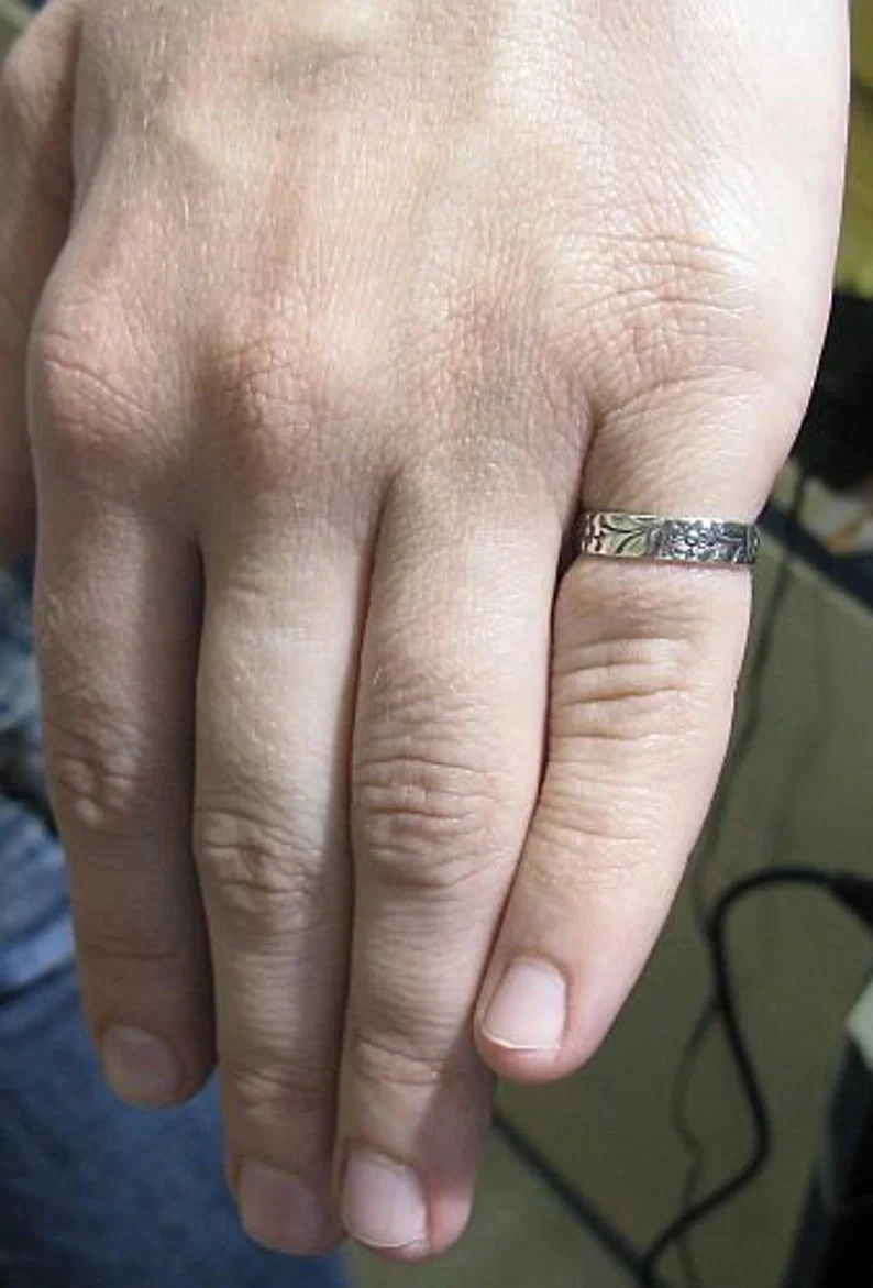Women's Retro Antique Silver Pattern Ring