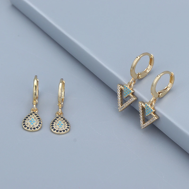 Copper-plated Gold Micro-inlaid Zircon Geometric Ear Clip