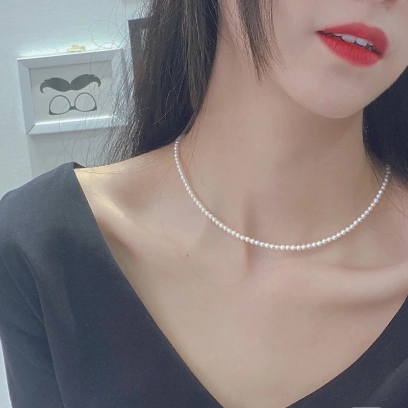 Small Pearl Irregular Small Clavicle Chain